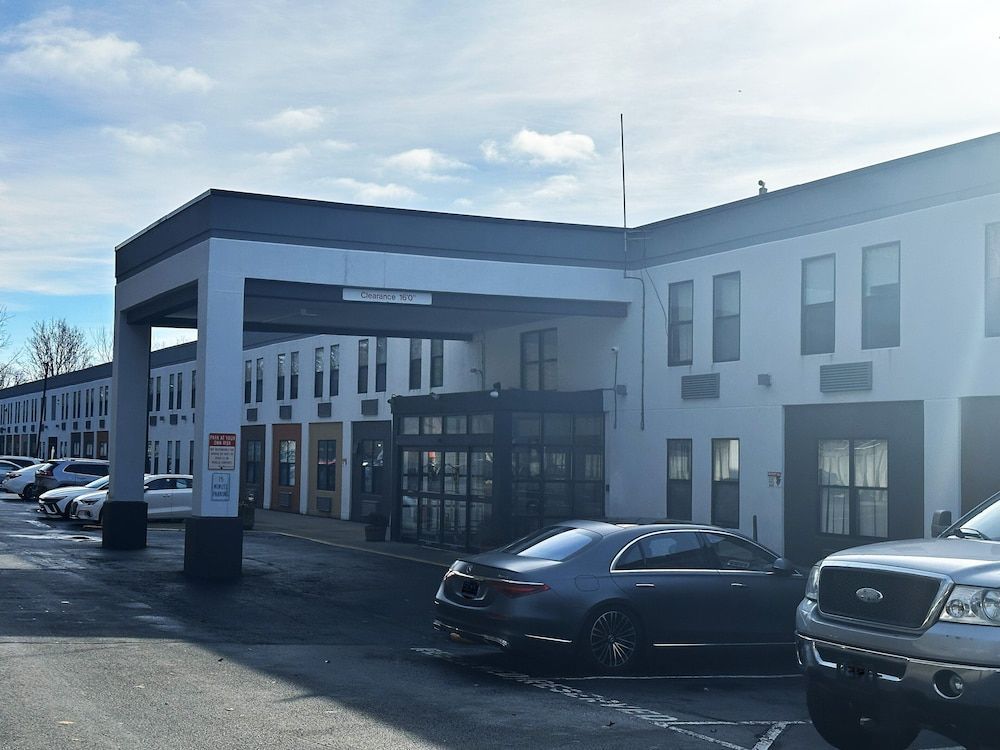 Red Roof Inn & Suites Middleborough 1