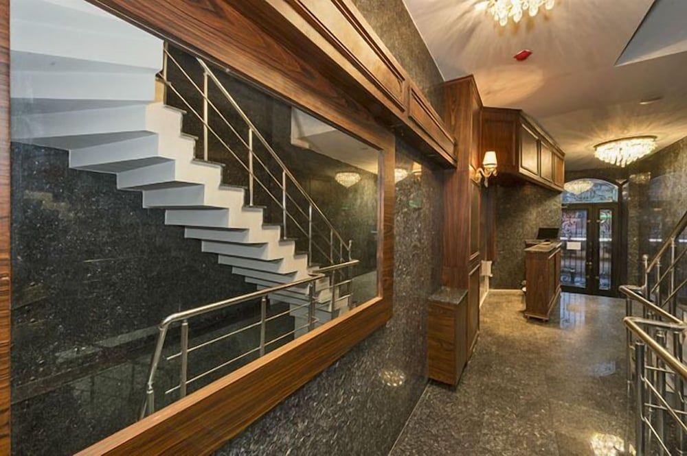 Romeo Hotel 2