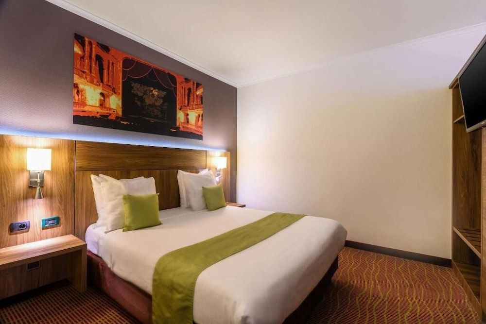 Hotel Opera 1