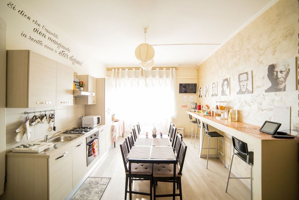 Movie Home Guesthouse 1