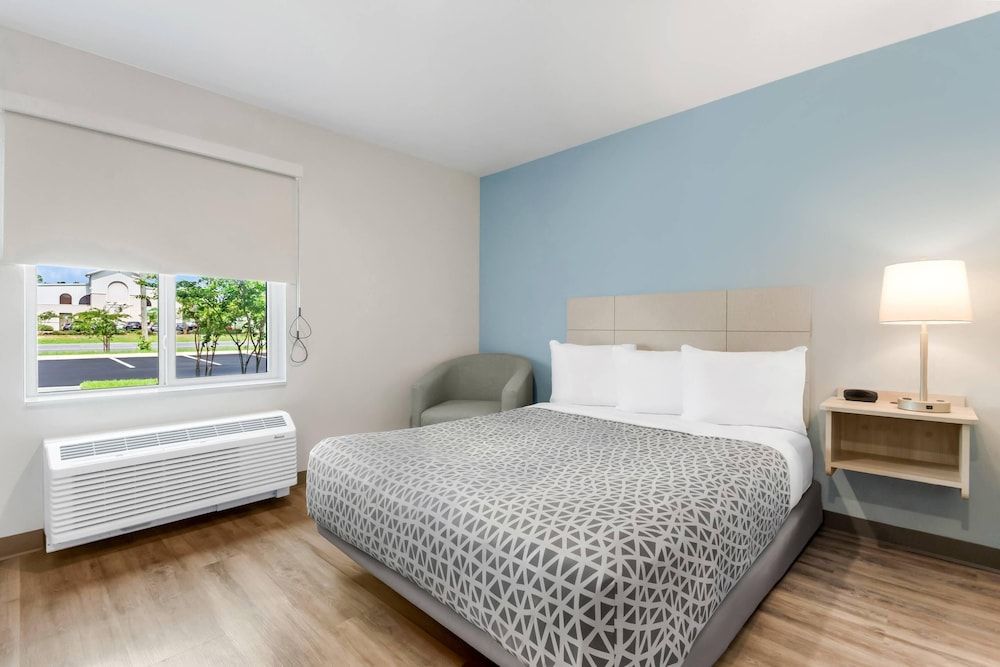 WoodSpring Suites Fort Walton Beach - Eglin AFB 1