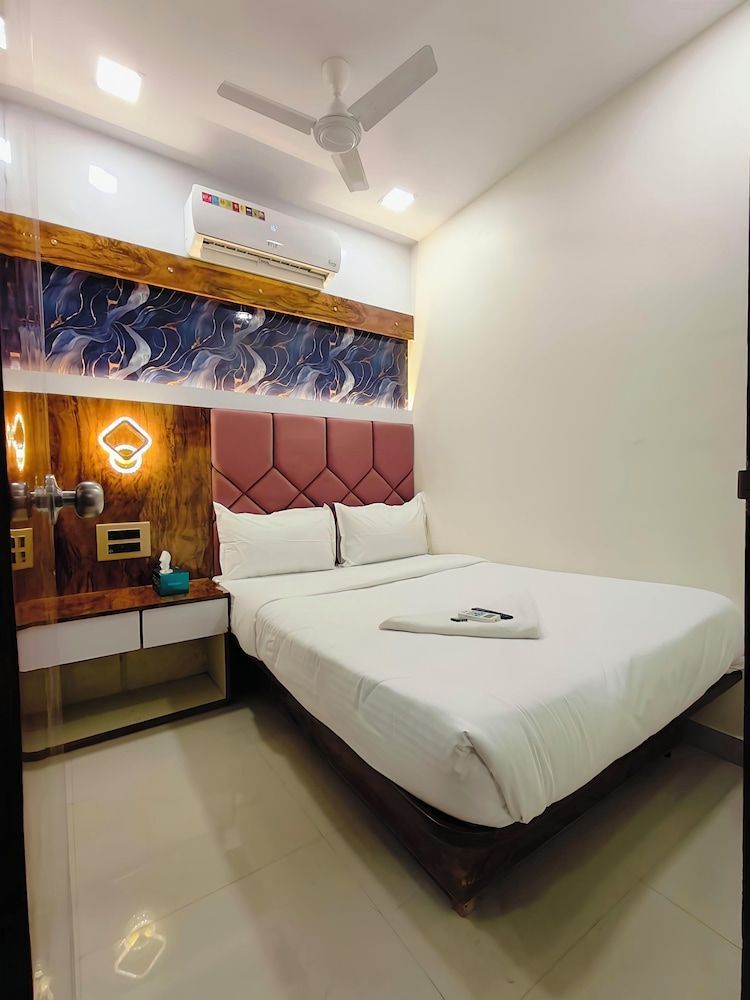 Hotel M R STAY 1