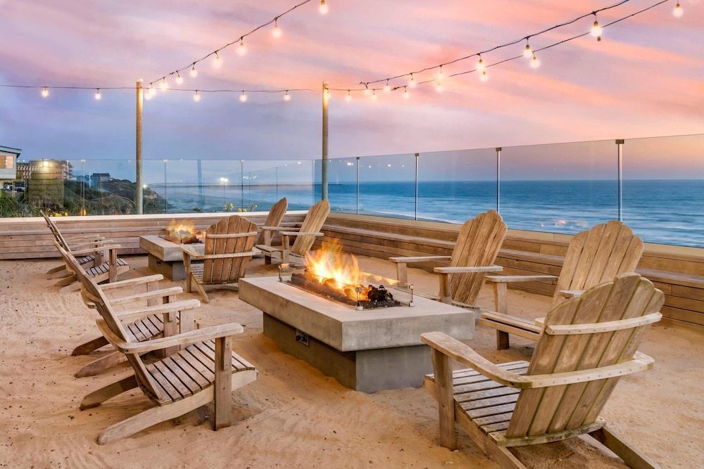 Elizabeth Oceanfront Suites, an Ascend Collection Hotel 1
