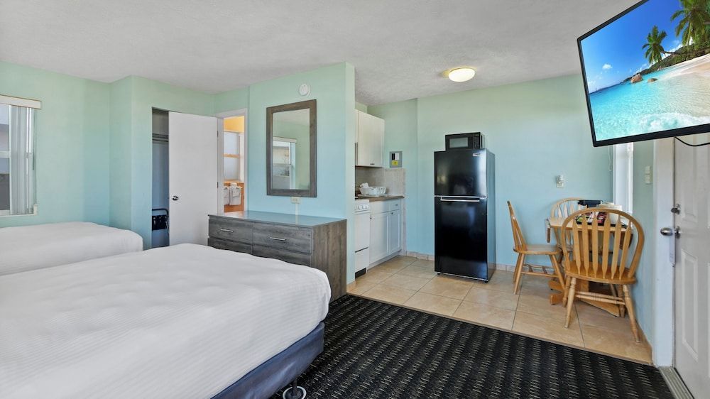 Ocean Court Beachfront Hotel 2