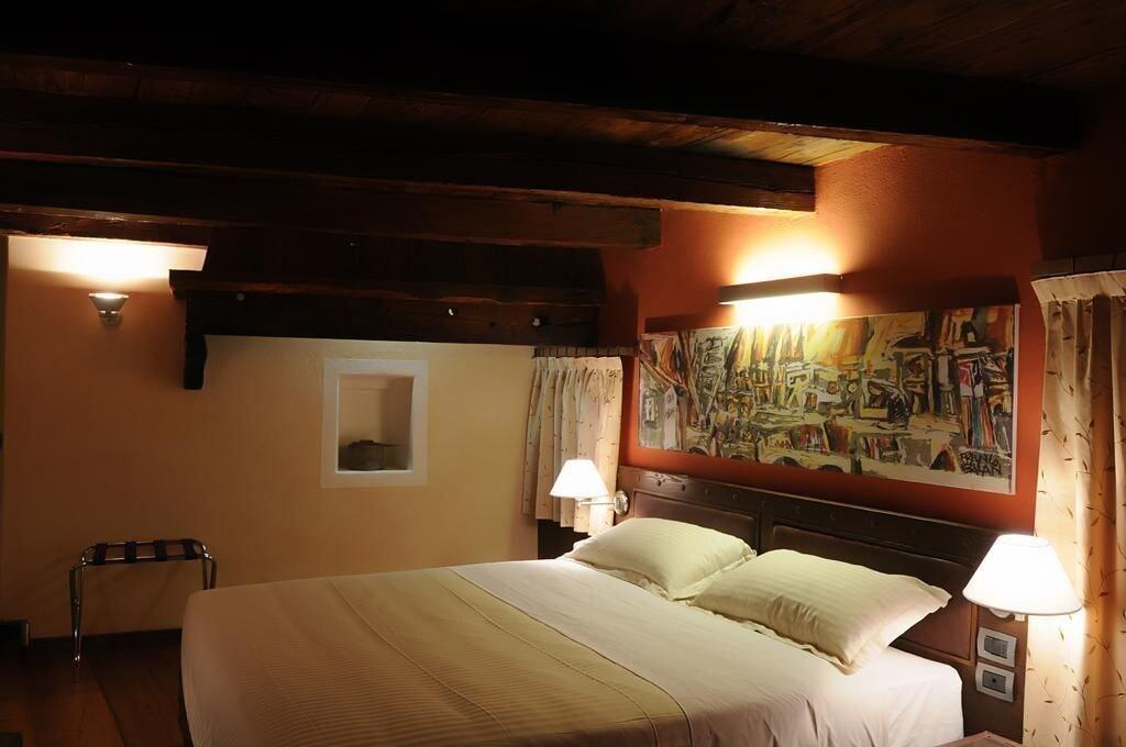 Hotel Ad Gallias 2
