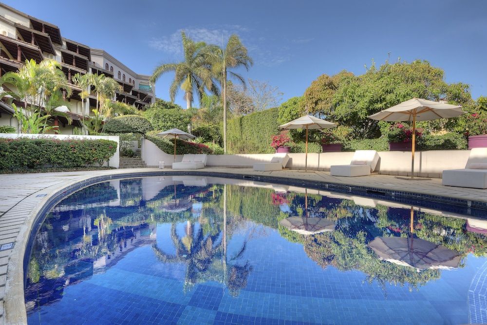Alta Las Palomas Hotel 1