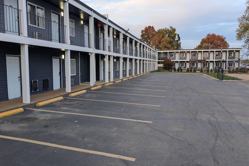 Days Inn by Wyndham Champaign/Urbana 1