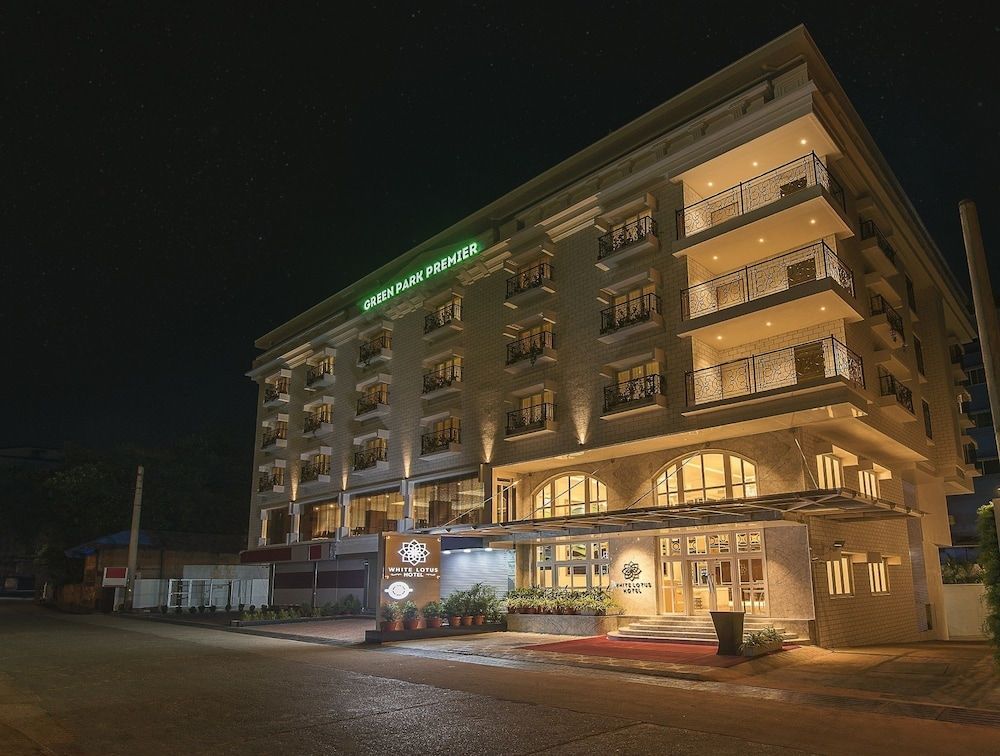 White Lotus Hotel 1