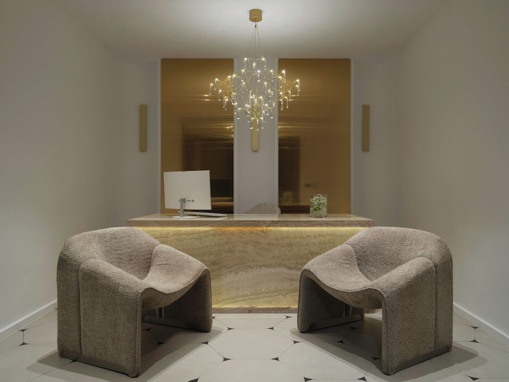 Golden Luxury Suites 2
