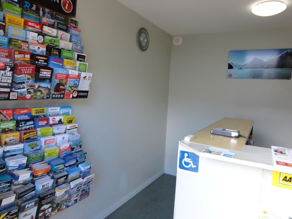 Bealey Avenue Motel 1