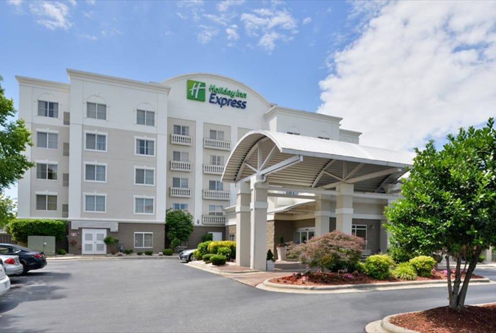 Holiday Inn Express Hotel & Suites Mooresville - Lake Norman by IHG 1