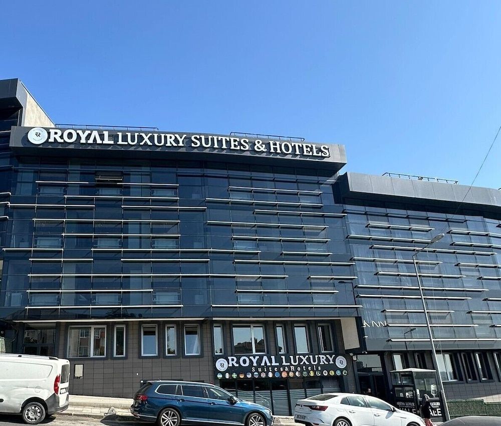 The Royal Luxury Hotel 1
