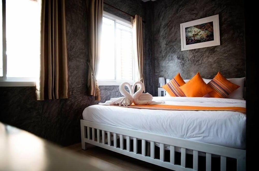 Ban's Avenue Guesthouse 1