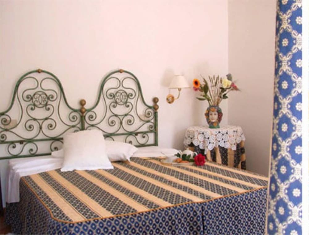 Taormina Garden Hotel 1