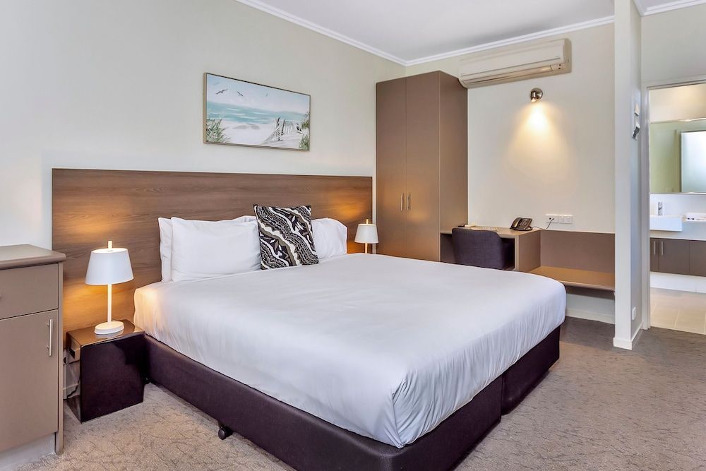 New Haus by Hougoumont Hotel, former Bannister 22 2