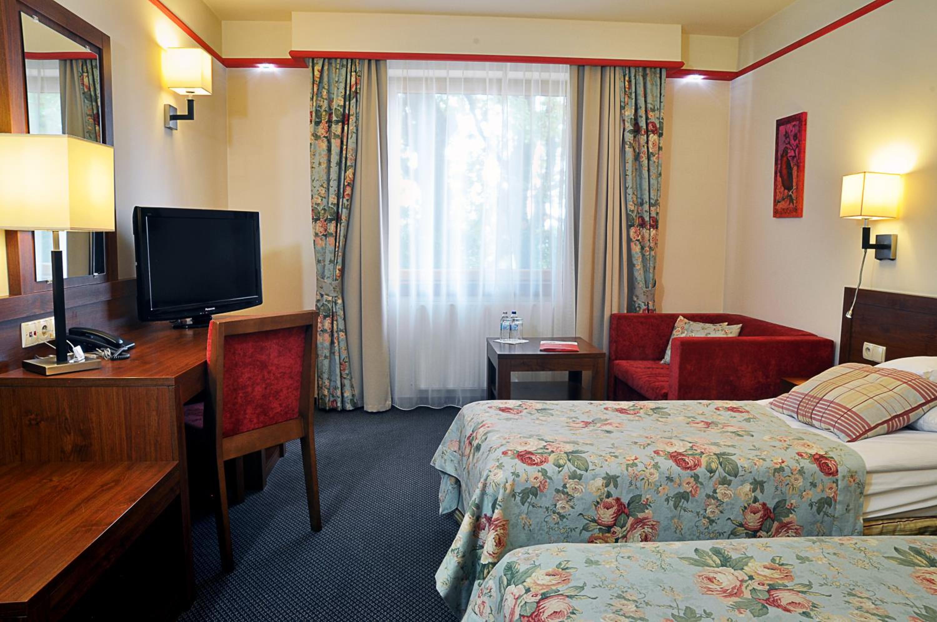 Ahotel 2