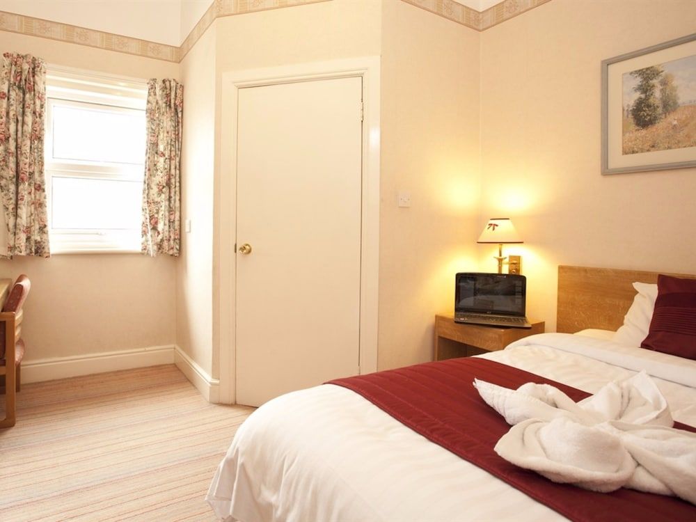 Denewood Hotel 2
