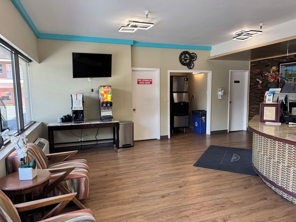 Howard Johnson by Wyndham Downtown Reno 1