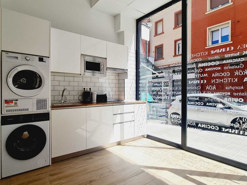 Bilbao ROOMS & KITCHEN Rekalde 1
