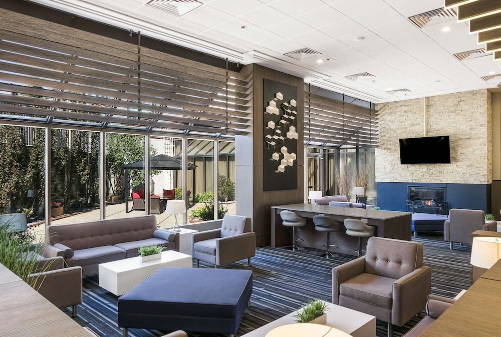 Paris - Calgary - Best Western Premier Calgary Plaza Hotel & Conference Centre - Calgary