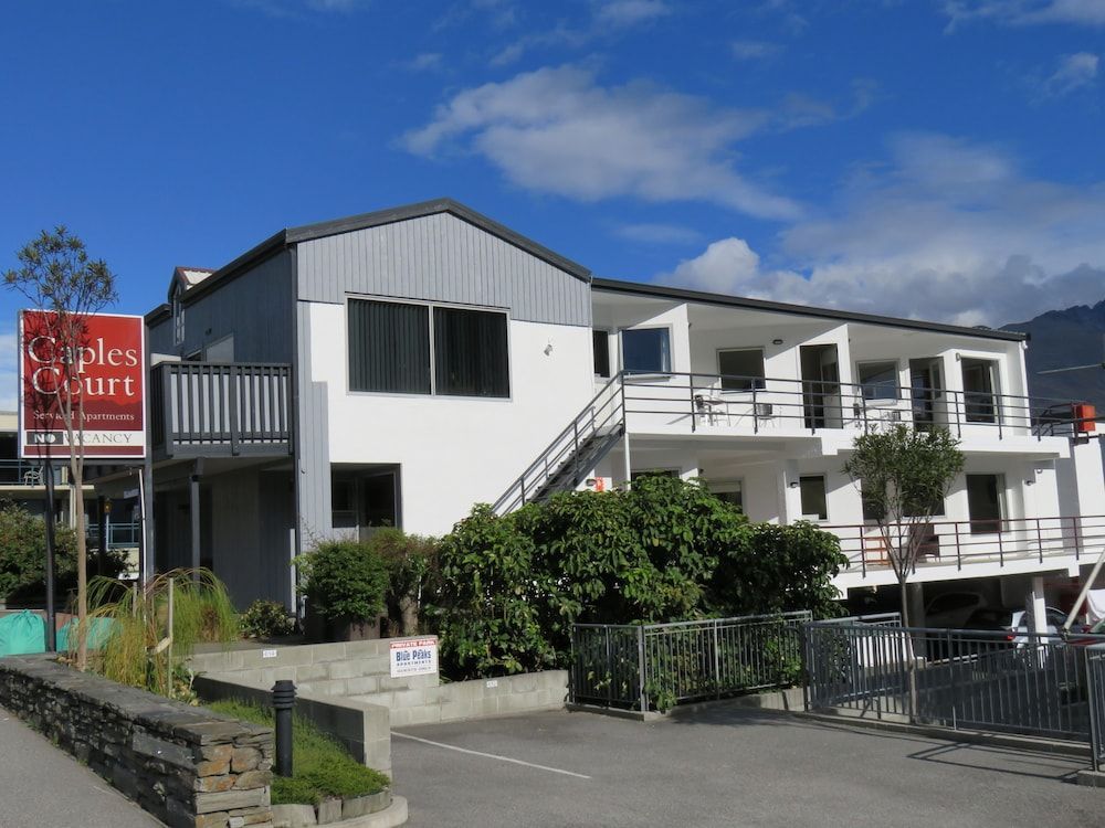 Caples Court Motel & Apartments 1