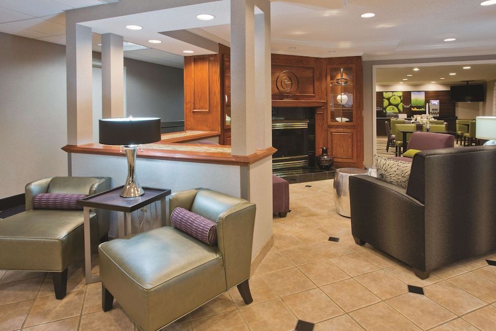 La Quinta by Wyndham Milwaukee Delafield 2