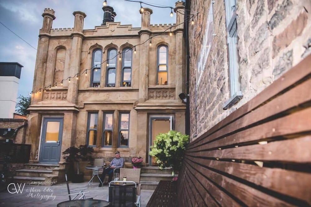 The George Wright Boutique Hotel, Bar & Restaurant 1