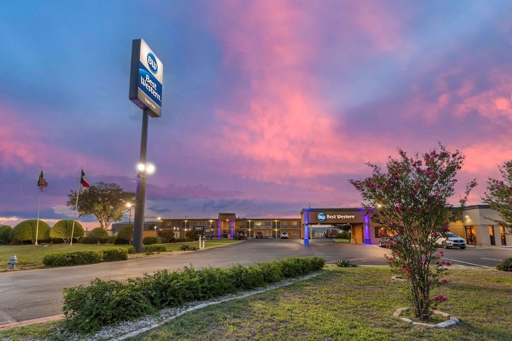 Best Western Taylor Inn 1