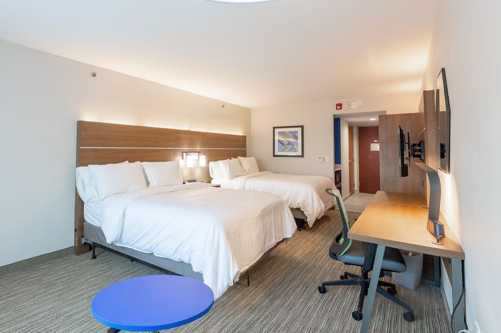 Holiday Inn Express & Suites ARLINGTON NORTH – STADIUM AREA by IHG 2
