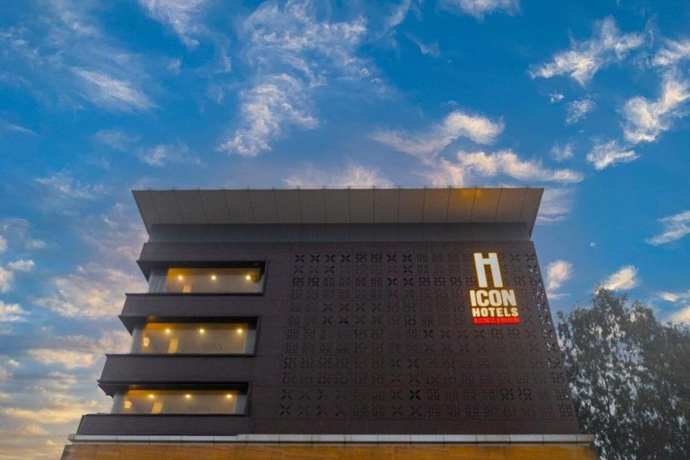 Icon Business Hotel by Bhagini 1