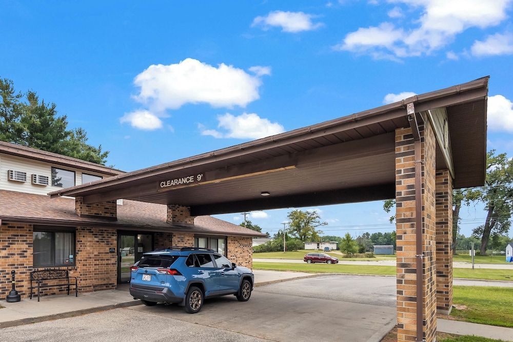 Wautoma Inn by OYO Near Airport WI 73 1