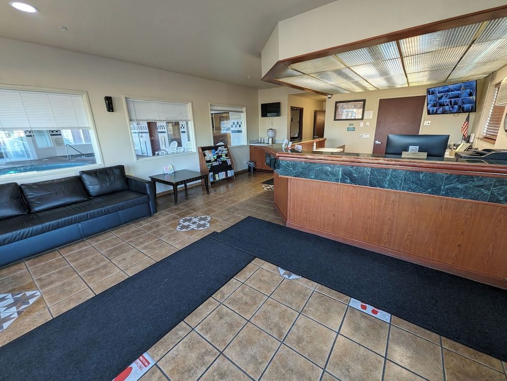 Toppenish Inn and Suites 2