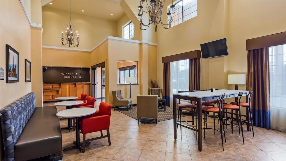 Best Western Windsor Pointe Hotel & Suites-Frost Bank Center 1