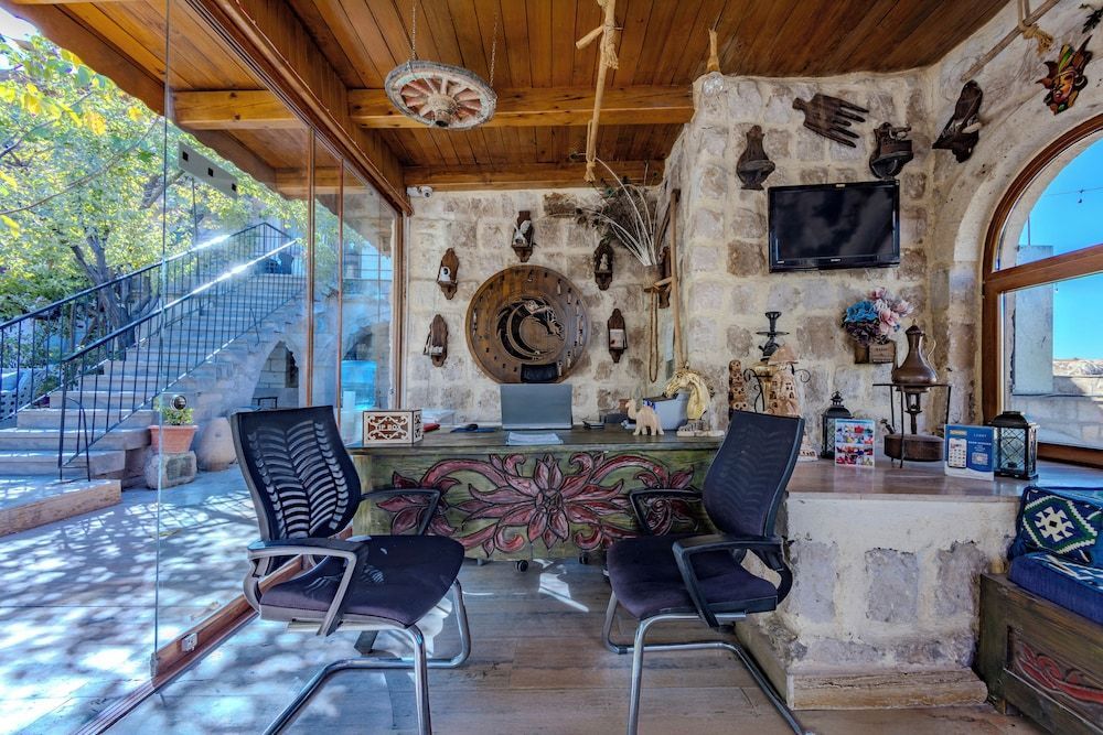 Kayatas Cave Suites 2