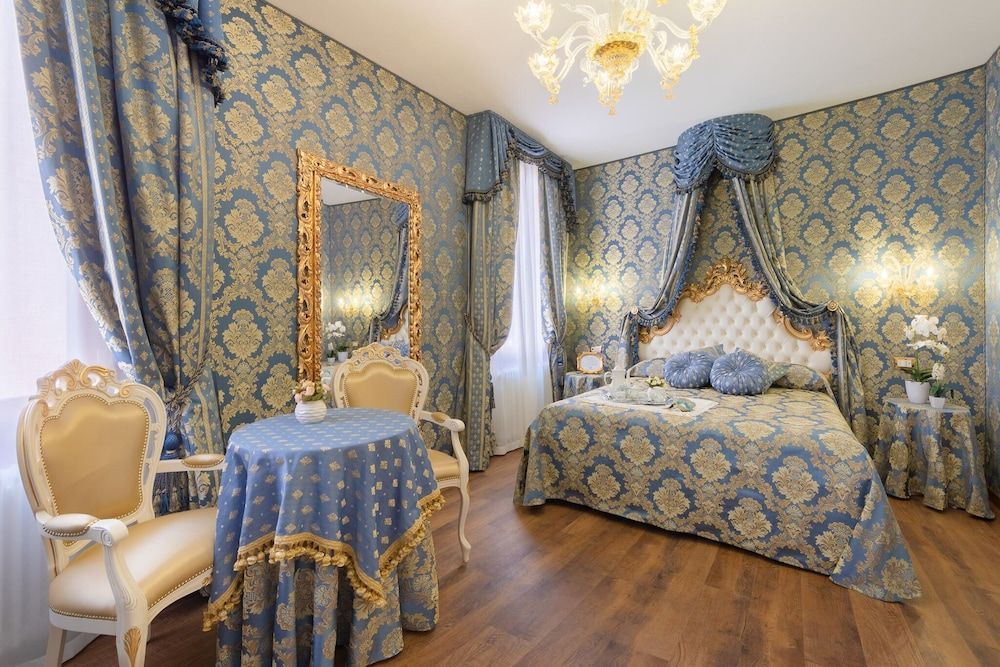 Canal View San Marco Luxury Rooms 2