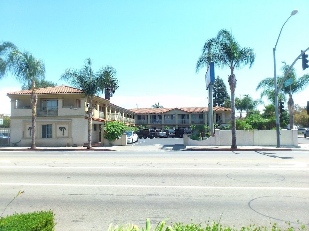 Santa Ana Travel Inn 1