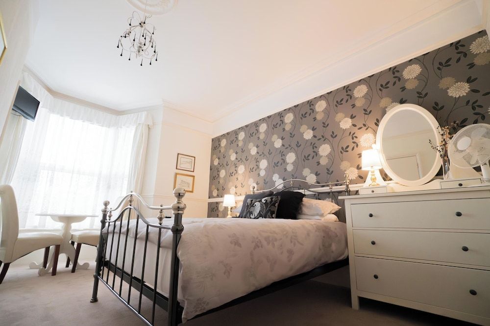 Maison Dieu Guest House 1