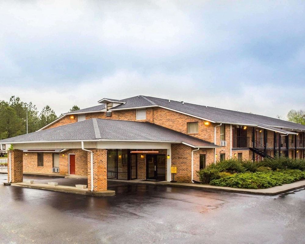 Econo Lodge Inn & Suites Lugoff 1