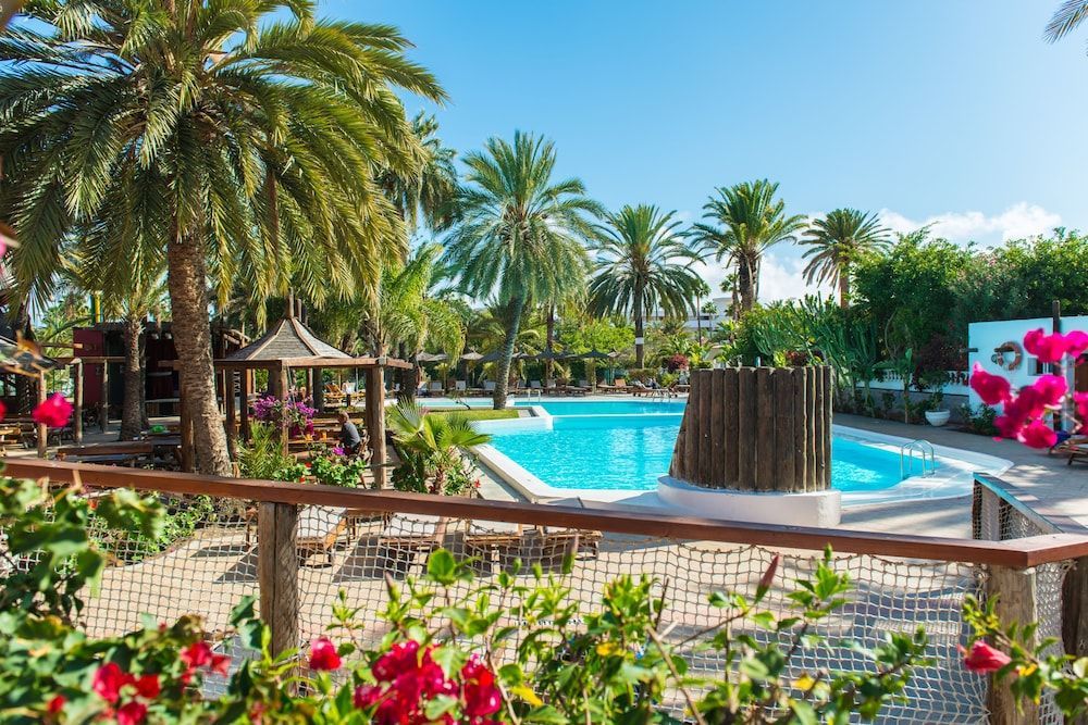 HL Miraflor Suites Hotel 1