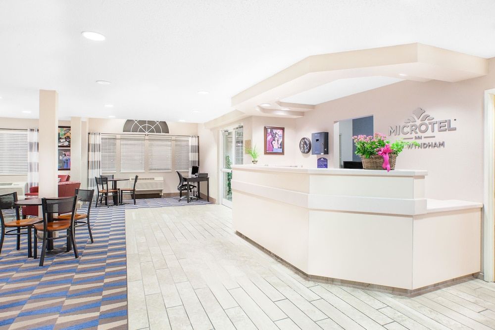 Microtel Inn and Suites Clear Lake 2