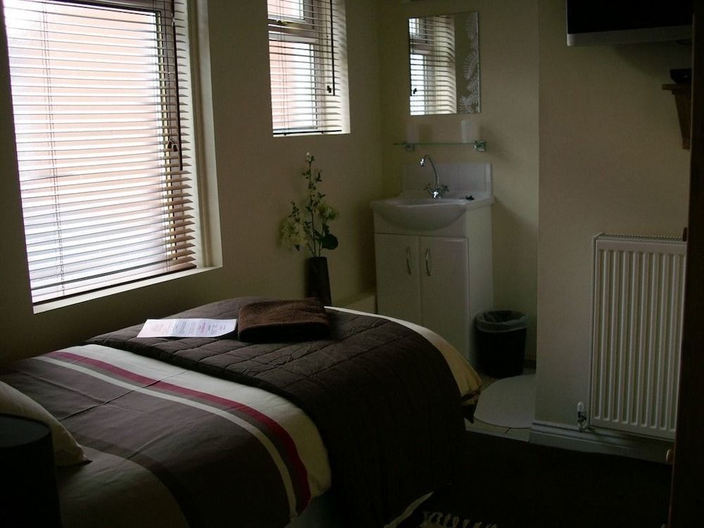 Elmswood Guest House 2