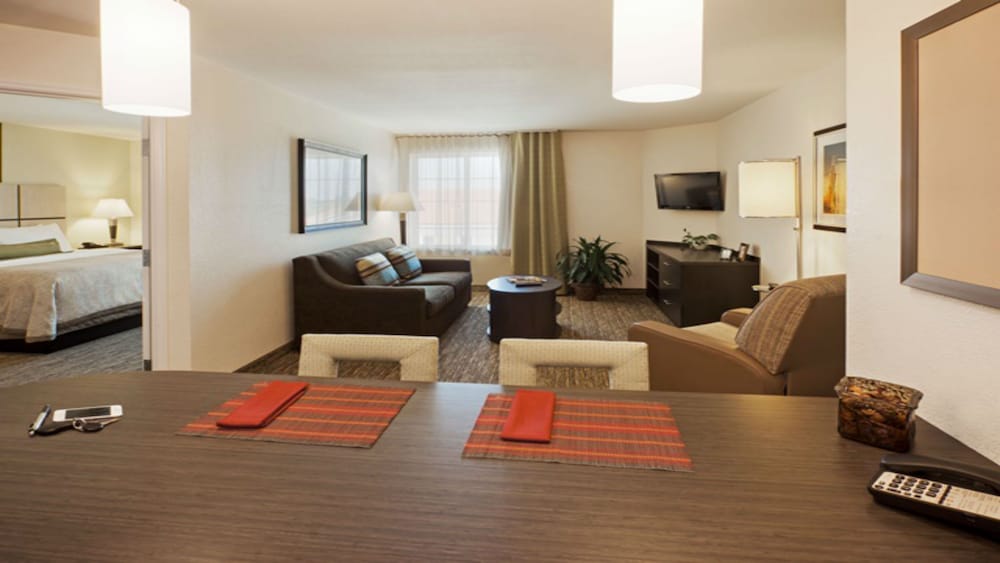 Candlewood Suites ERIE by IHG 1