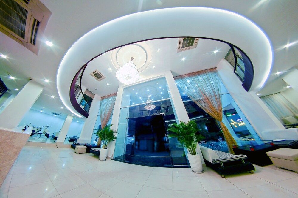Sunny Hotel 2