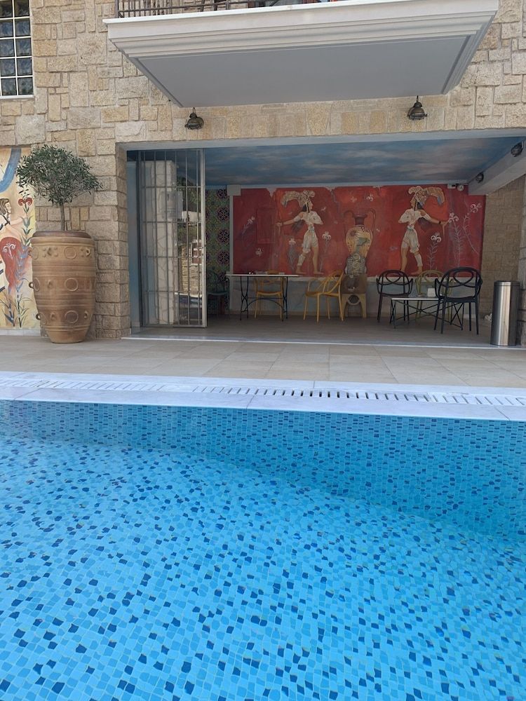 Leda Suites 2