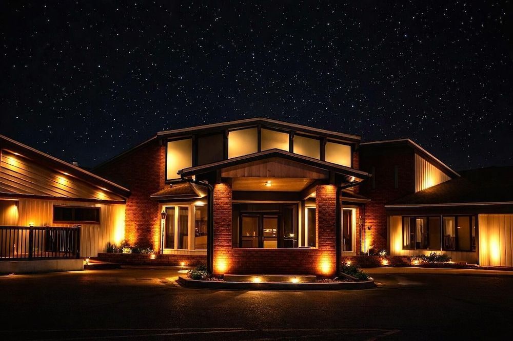 Avalon Hotel & Conference Center 1
