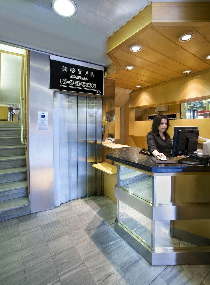 Hotel Monegal 2