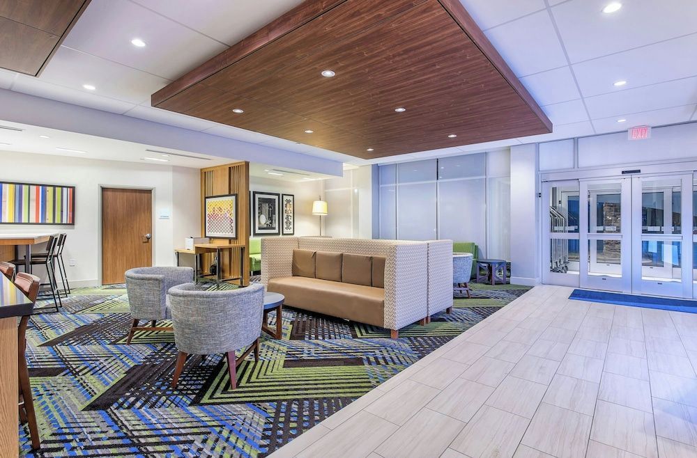Holiday Inn Express & Suites LA GRANGE - LOUISVILLE AREA NE by IHG 1