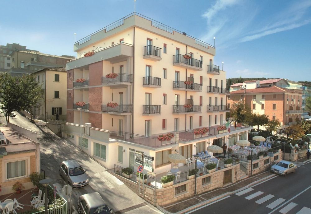 Hotel Monica 1