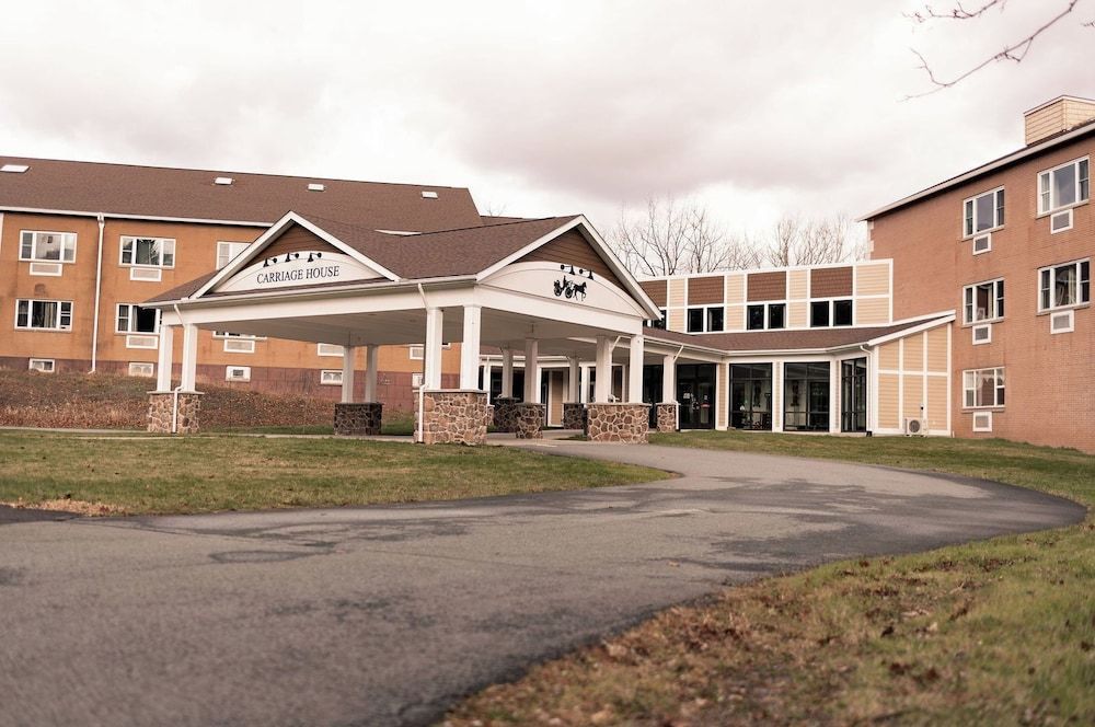 Carriage House Country Club 1