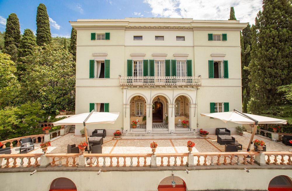 Villa Alta - Residenza d'epoca con piscina 1